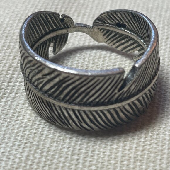 Ring - Picture 1 of 4